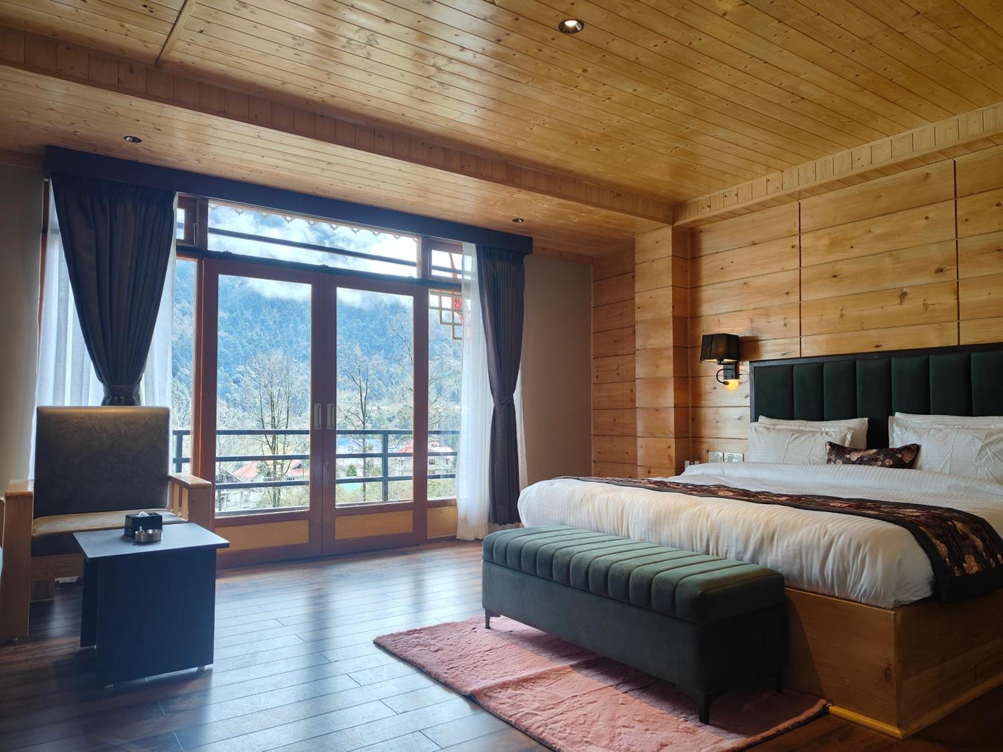 Mount Bayul Shangri-La Resort Лачунг Экстерьер фото
